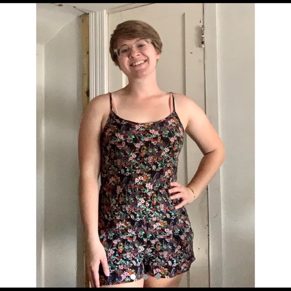 H&M Pants - Dark floral romper with pockets